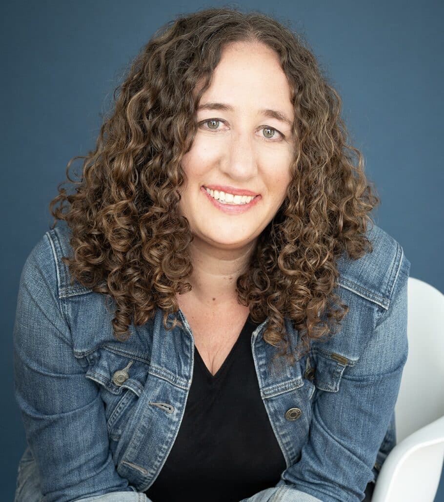 daniela headshot
